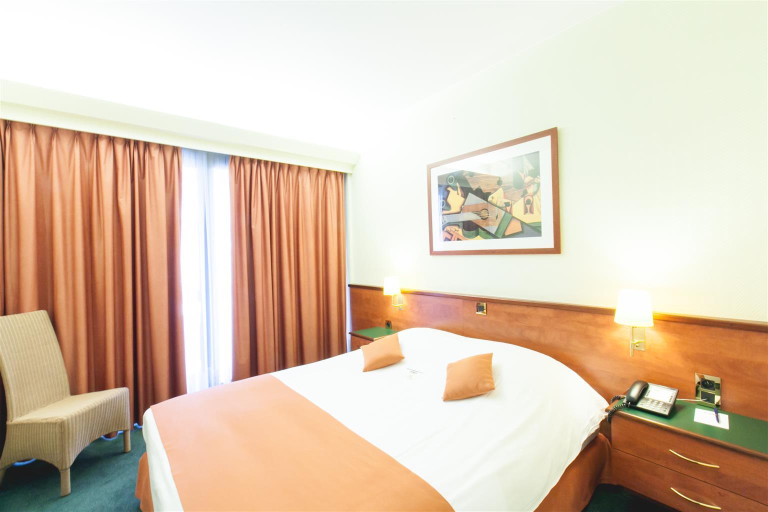 Hotel Best Western County House Saint-Gilles Екстер'єр фото