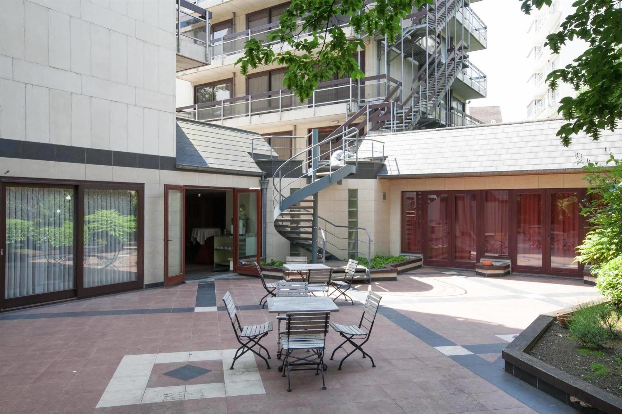 Hotel Best Western County House Saint-Gilles Екстер'єр фото