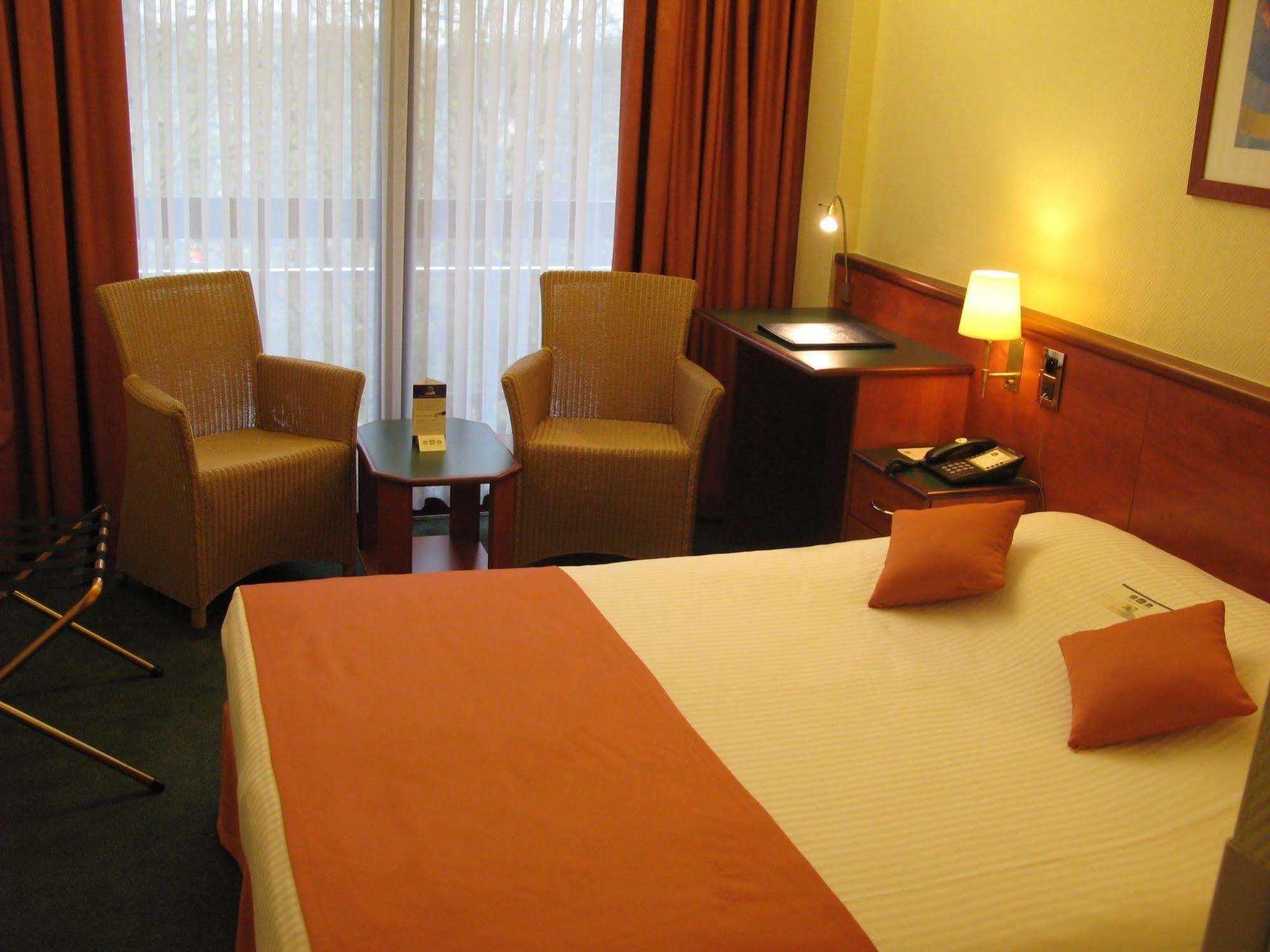 Hotel Best Western County House Saint-Gilles Екстер'єр фото