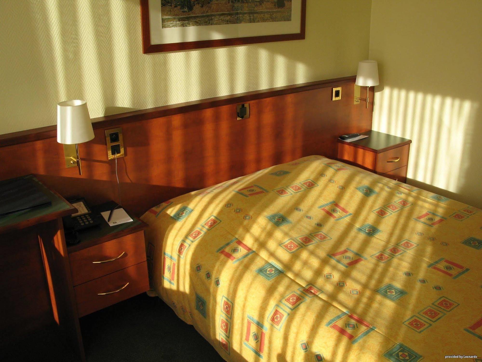 Hotel Best Western County House Saint-Gilles Екстер'єр фото