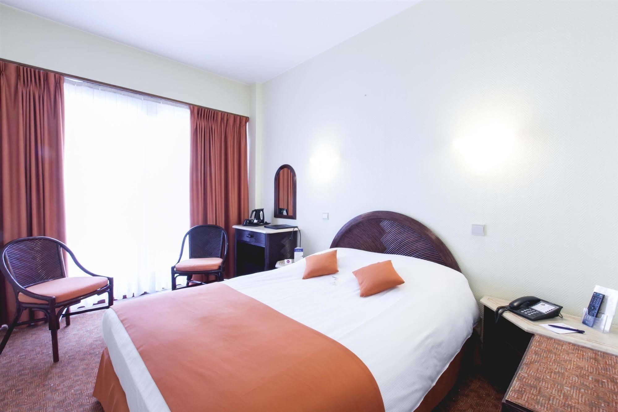 Hotel Best Western County House Saint-Gilles Екстер'єр фото