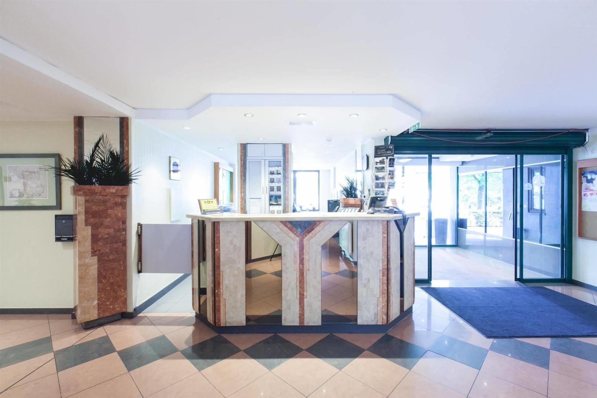 Hotel Best Western County House Saint-Gilles Екстер'єр фото